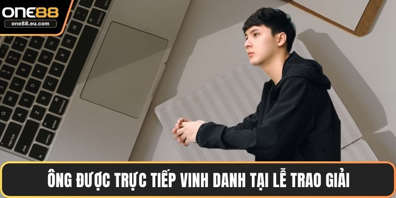 CEO Kevin Nguyễn 4 Ông được trực tiếp vinh danh tại lễ trao giải